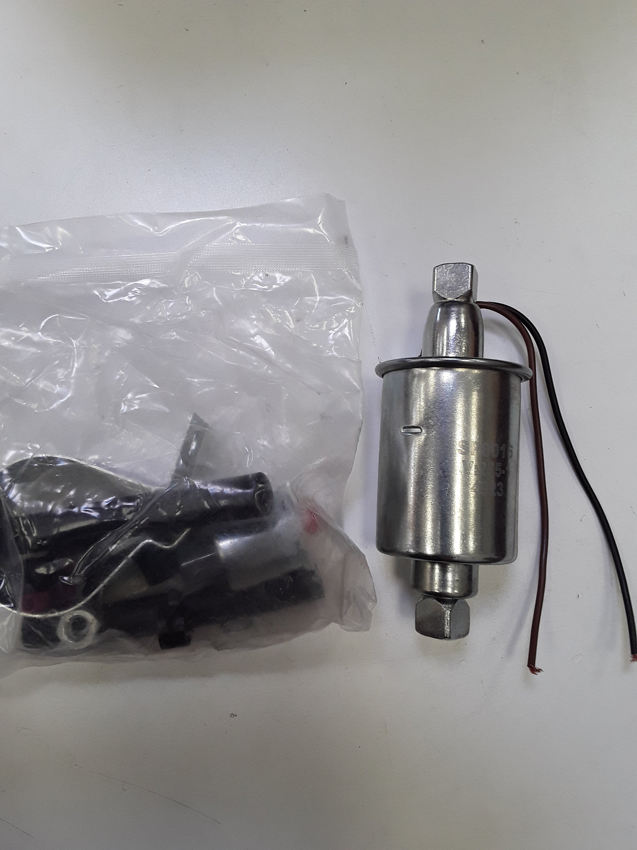 SCPL-British New Baffled Fuel Gas Tank For MG MGB 1970-76 With Deluxe Installation Kit (NRP4B)