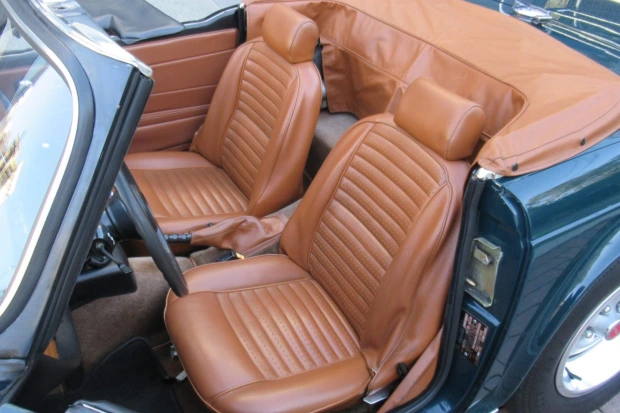TR6-SC2045NT Seat Kit w/ Removable Headrests and Original Diamond Pattern (TAN) 1973-76